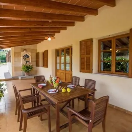 Nettes In Mit Privatem Pool Holiday home